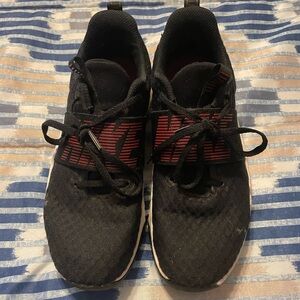 Nike Women's Black and Red Sneakers  Size 8.5